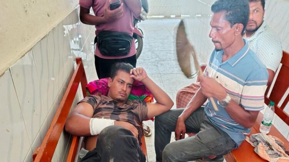 বালুমহাল দখলে নিতে গুলিবর্ষণ, রাখাল আহত