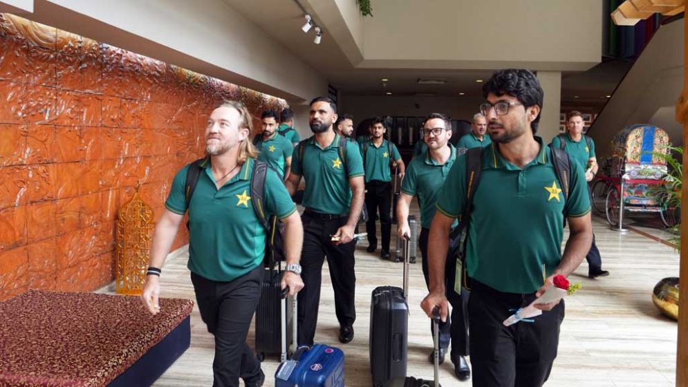 বাংলাদেশ দল কলম্বোয়, পাকিস্তান ঢাকায়