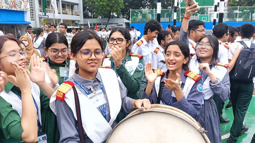 এসএসসি : পাসের হার ও জিপিএ-৫এ এগিয়ে মেয়েরা