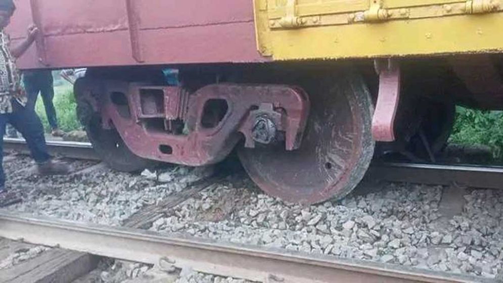 খুলনার সঙ্গে ৫ ঘণ্টা পর রেলযোগাযোগ সচল