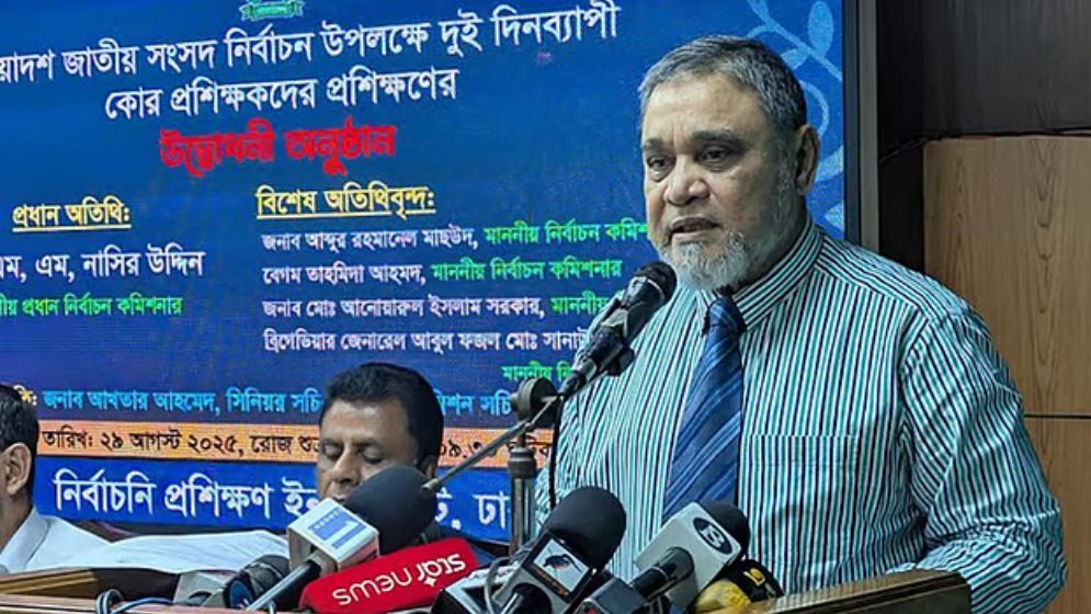 নিত্যনতুন চ্যালেঞ্জ মোকাবিলা করতে হচ্ছে : সিইসি