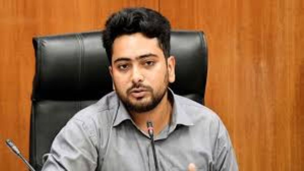 নতুন প্রজন্ম গ্রহণ করতে রাজি নয় একাত্তরের পক্ষে-বিপক্ষের রাজনীতি : নাহিদ