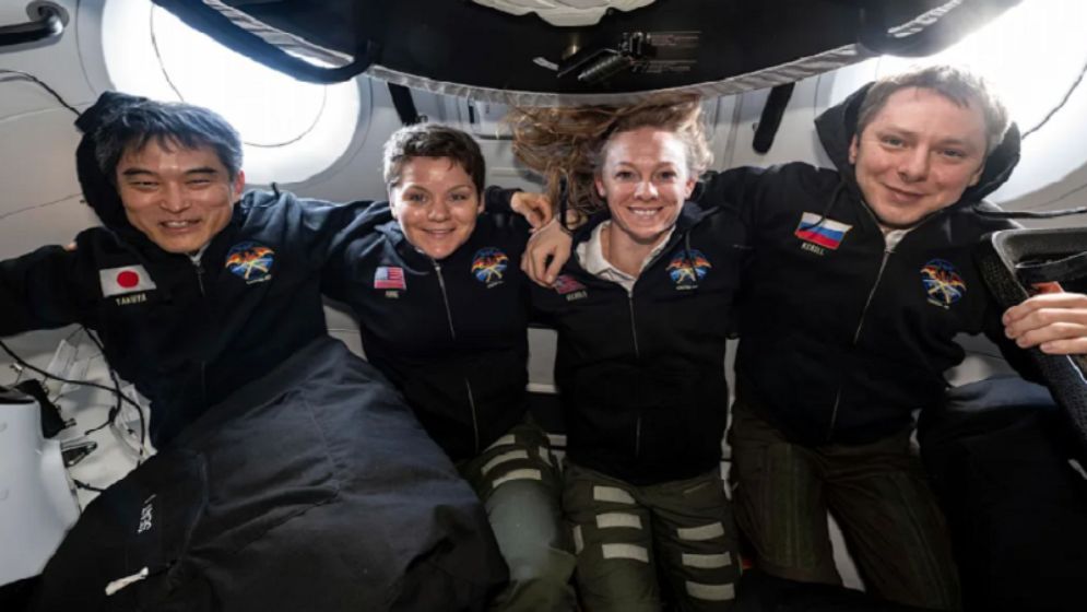 প্রশান্ত মহাসাগরে তাদের পানিতে অবতরণের কথা