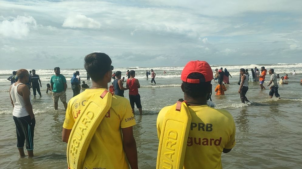 সৈকতের ‘লাইফ গার্ড’ কার্যক্রম বন্ধের পথে