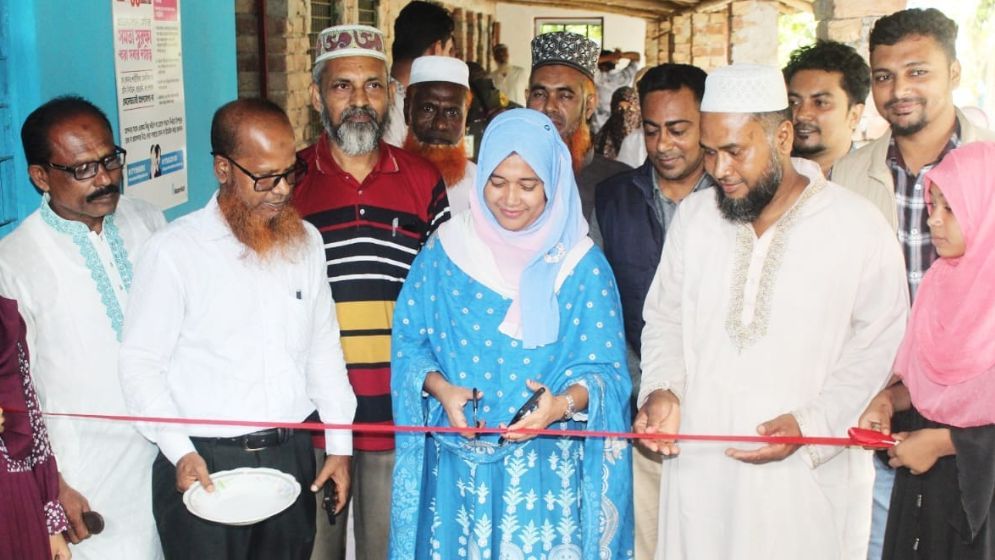 পাইকগাছায় ওয়াশ ব্লকের উদ্বোধন করলেন ইউএনও