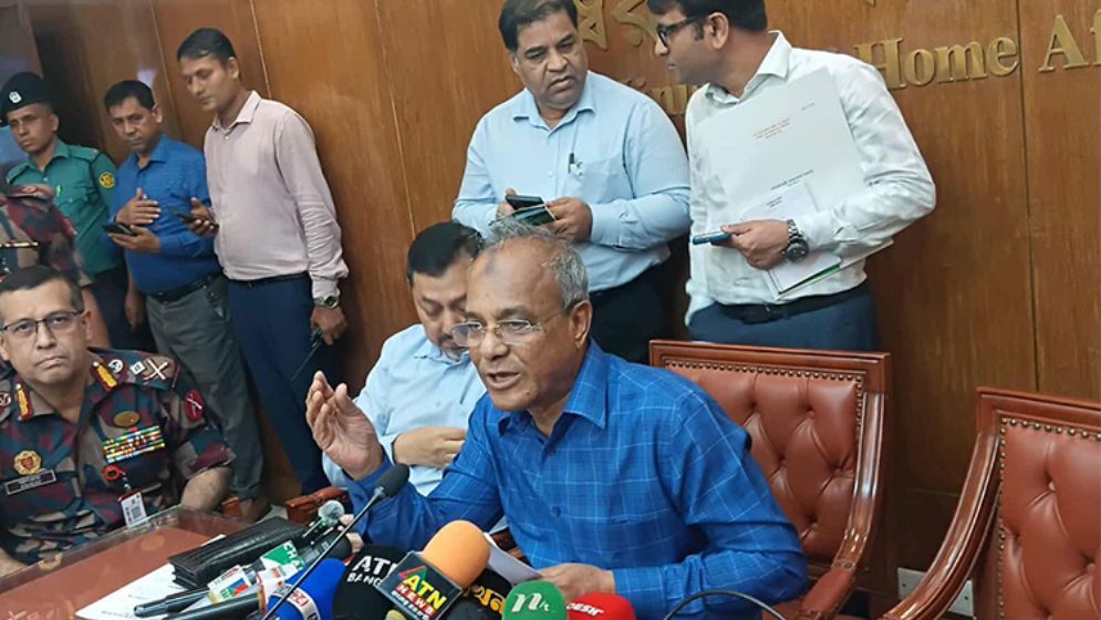 এখনো মব জাস্টিস চলছে : স্বরাষ্ট্র উপদেষ্টা