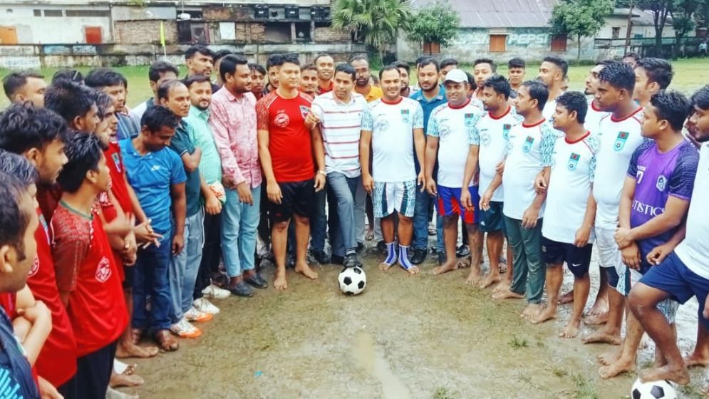 বগুড়ায় দুই কলেজ ছাত্রদলের প্রীতি ফুটবল টুর্নামেন্ট