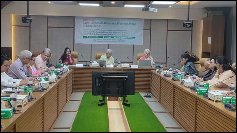 নারীরা পুরুষের চেয়ে চার গুণ বেশি কাজ করে : সেমিনারে বক্তারা