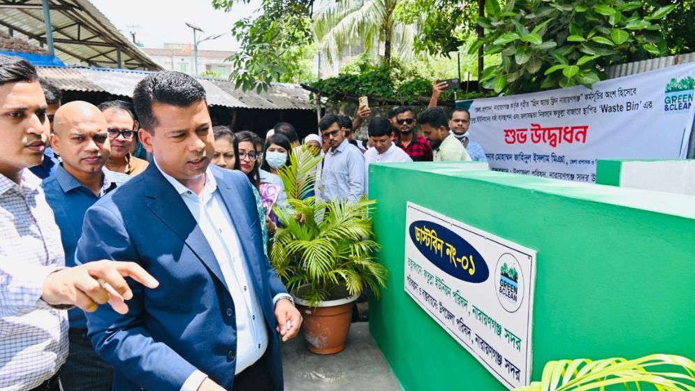 রাস্তায় আর ময়লা নয় : নারায়ণগঞ্জ ডিসির নয়া উদ্যোগ