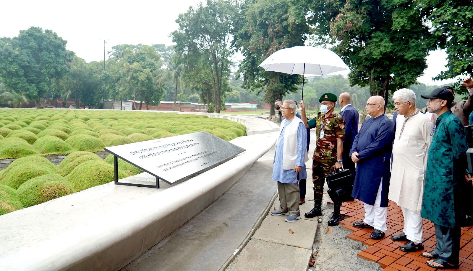 জুলাই স্মৃতি জাদুঘর পরিদর্শন করলেন প্রধান উপদেষ্টা