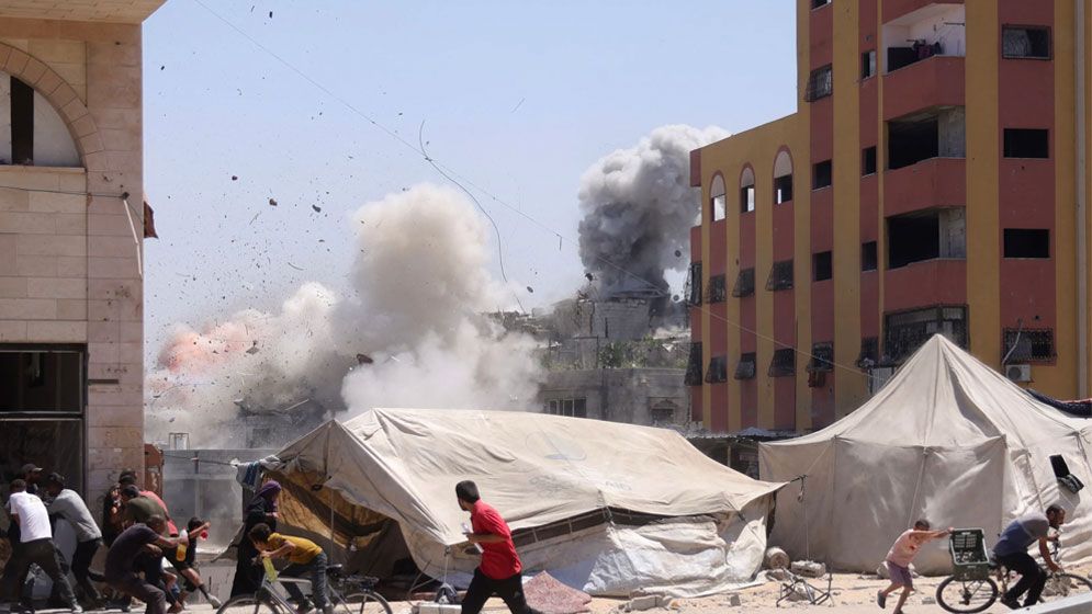 গাজায় একদিনে ৮১ ফিলিস্তিনি নিহত, অনাহারে মৃত্যুর মিছিল