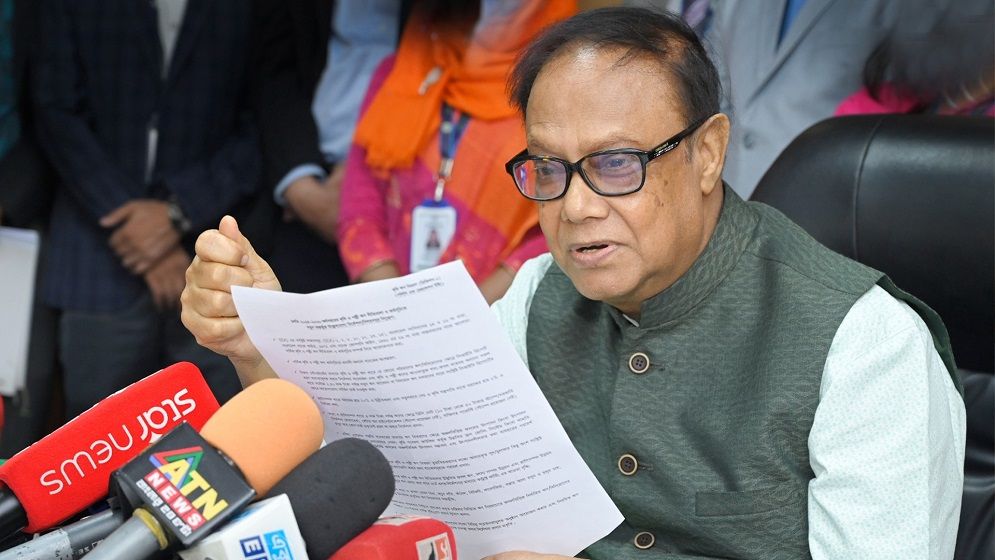 দুর্বল ব্যাংক একীভূতকরণে আমানতকারীদের উদ্বেগের কারণ নেই: গভর্নর