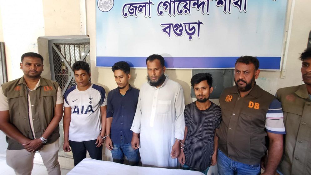 বগুড়ায় প্রাণ ডেইরি ফার্মে ডাকাতি: গ্রেপ্তার ৫