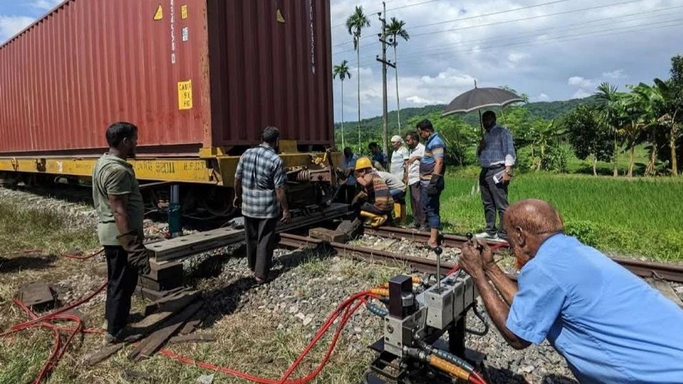 মীরসরাইয়ে মালবাহী ট্রেনের বগি লাইনচ্যুত, চট্টগ্রামমুখী রুটে ট্রেন চলাচল বন্ধ