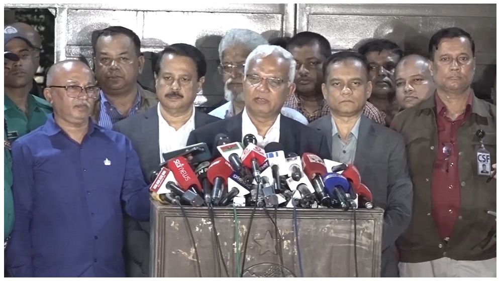 খালেদা জিয়ার সঙ্গে কুশল বিনিময় ও আরোগ্য কামনা করেন ইসহাক দার : ডা. জাহিদ