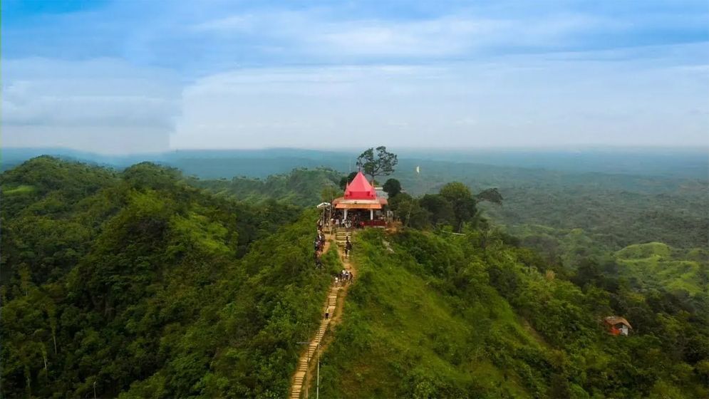 চন্দ্রনাথ পাহাড় ঘিরে উসকানিমূলক কার্যক্রমের চিহ্ন দেখামাত্র ব্যবস্থা নিতে নির্দেশ