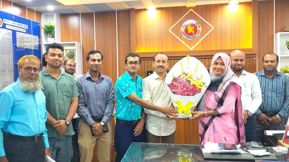 জাতীয় স্বর্ণপদক প্রাপ্ত রিপনকে সংবর্ধনা উপজেলা প্রশাসনের