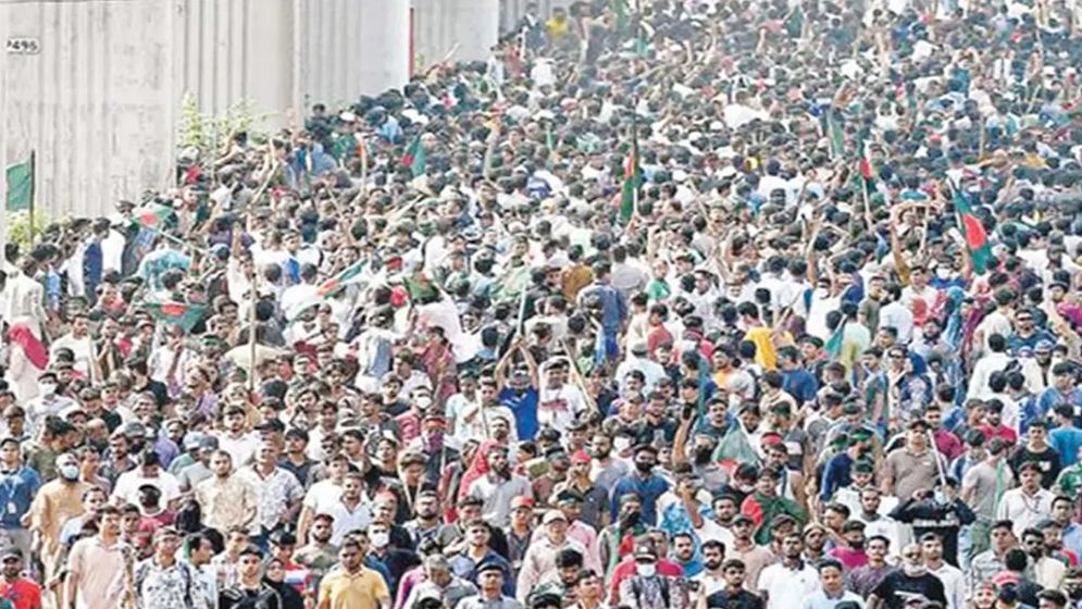 ফিরে দেখা ৩৫ জুলাই : ‘মার্চ টু ঢাকা’ কর্মসূচি ঘোষণা, হাসিনার পতনের ইঙ্গিত