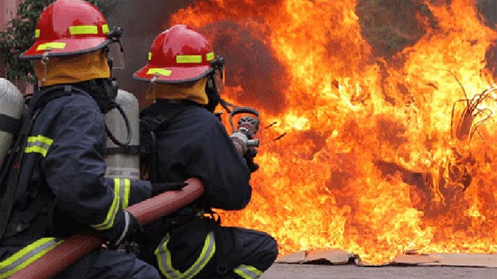 চট্টগ্রামে আগুনে পুড়ল ৫ দোকান