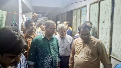 জাবিতে মেয়াদোত্তীর্ণ শিক্ষার্থীদের হল ছাড়াতে প্রশাসনের অভিযান