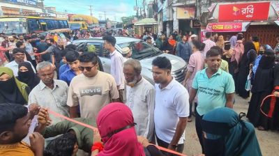 ১০ ঘন্টা পর চাকরিচ্যুত শিক্ষকদের সড়ক অবরোধ প্রত্যাহার