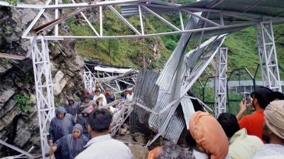 জম্মু-কাশ্মিরে বৈষ্ণোদেবী মন্দিরের পথে ভূমিধসে নিহত ৩০, যাত্রা স্থগিত