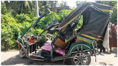 খুলনায় ট্রাকের ধাক্কায় প্রাণ গেল ৩ জনের