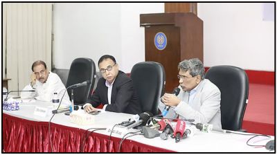 দেশ চালাবেন রাজনীতিবিদরা: আলী রীয়াজ