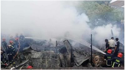 মহাখালীর বস্তিতে আগুন : ৫ ইউনিটের চেষ্টায় নিয়ন্ত্রণে