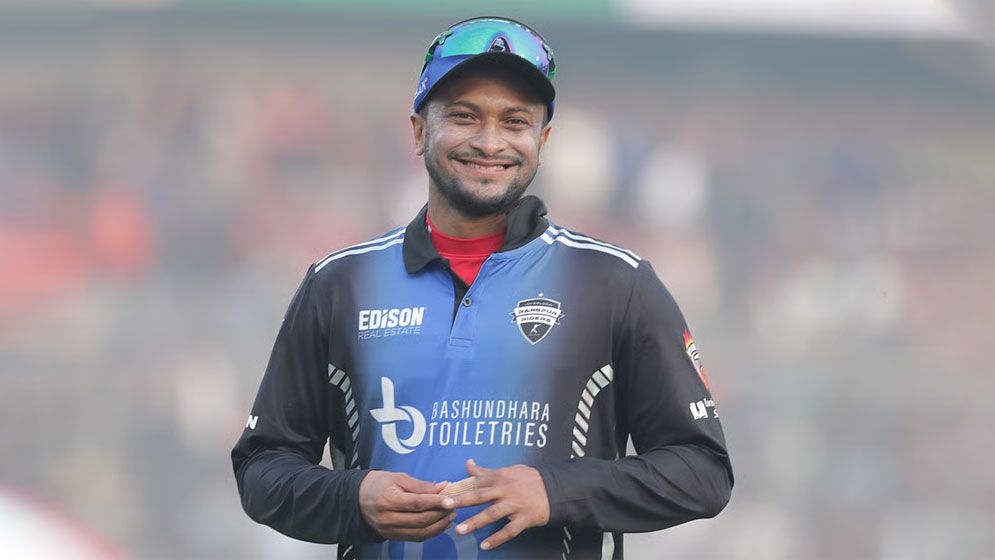 বড় ব্যবধানে হেরেও শীর্ষেই সাকিবের দল