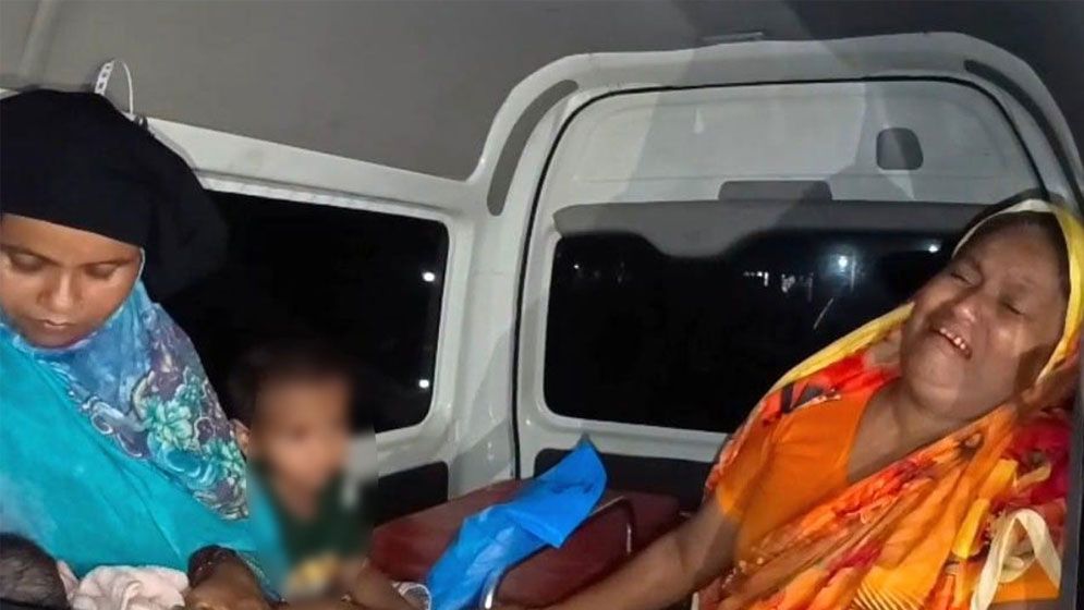 শরীয়তপুরে অ্যাম্বুলেন্স সিন্ডিকেটের বাধায় নবজাতকের মৃত্যু