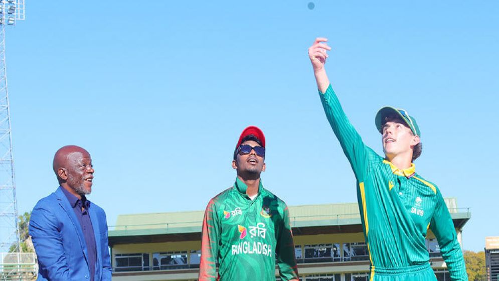 ত্রিদেশীয় সিরিজ : ফাইনালে দক্ষিণ আফ্রিকার বিপক্ষে টস হেরে ব্যাটিংয়ে বাংলাদেশ