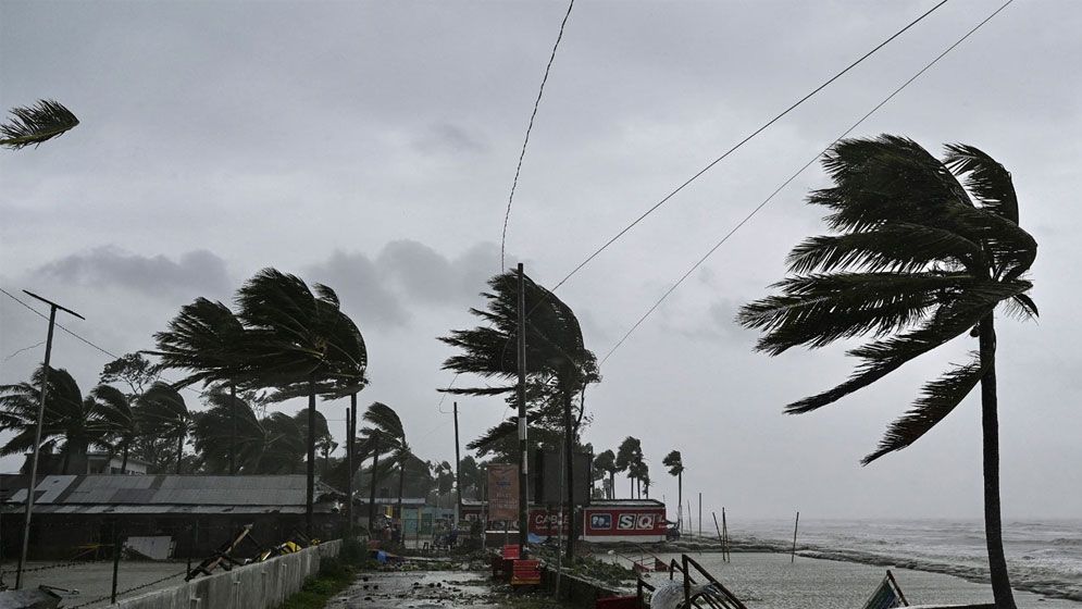 সমুদ্রবন্দরে ৩ নম্বর সংকেত বহাল, ৭ জেলায় ঝড়-বজ্রবৃষ্টির আভাস