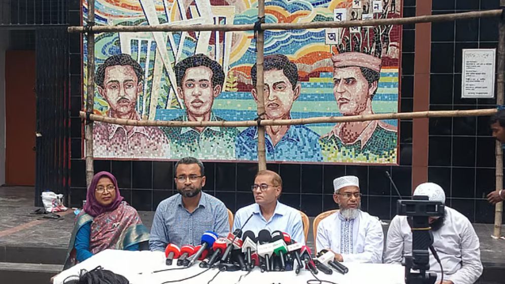 ডাকসু নির্বাচনকে বিতর্কিত করার চেষ্টা