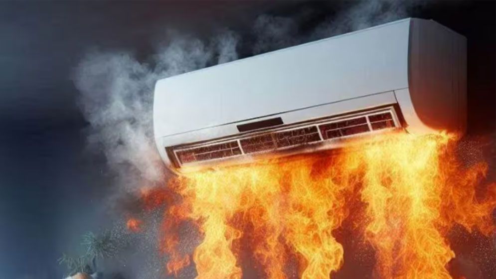 এসি বিস্ফোরণে শিশুসহ একই পরিবারের চারজন দগ্ধ