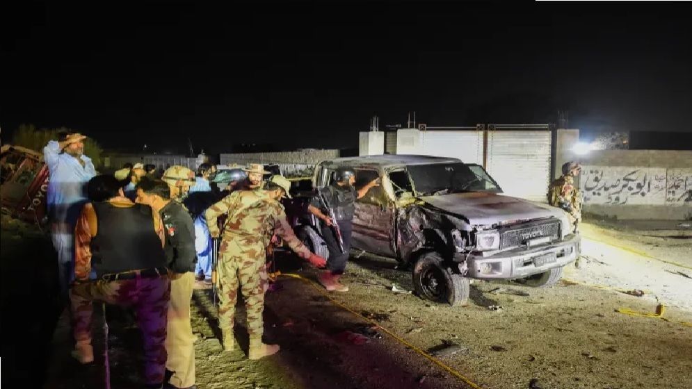 পাকিস্তানে পৃথক তিন সন্ত্রাসী হামলায় নিহত ২২