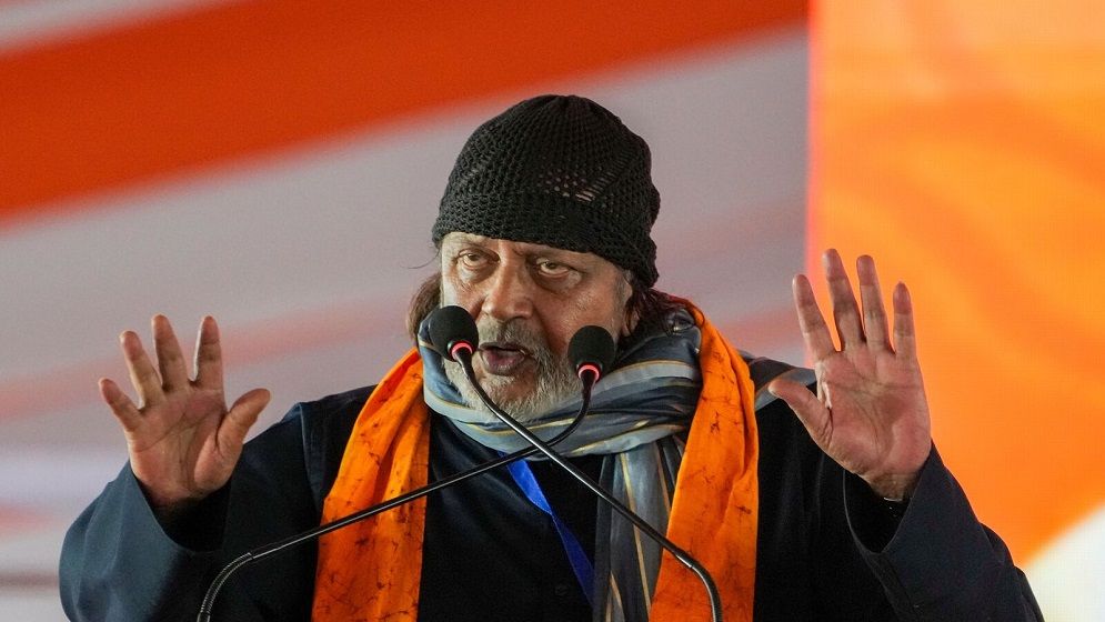 ১০০ কোটি রুপির মানহানি মামলা করলেন মিঠুন চক্রবর্তী