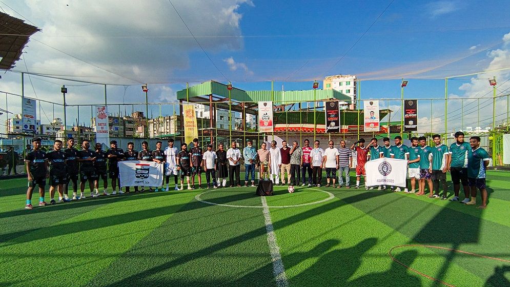 নারায়ণগঞ্জে আদর্শ স্কুলের সাবেক শিক্ষার্থীদের নিয়ে অনুষ্ঠিত হলো 'স্পোর্টস কার্নিভাল -২০২৫'