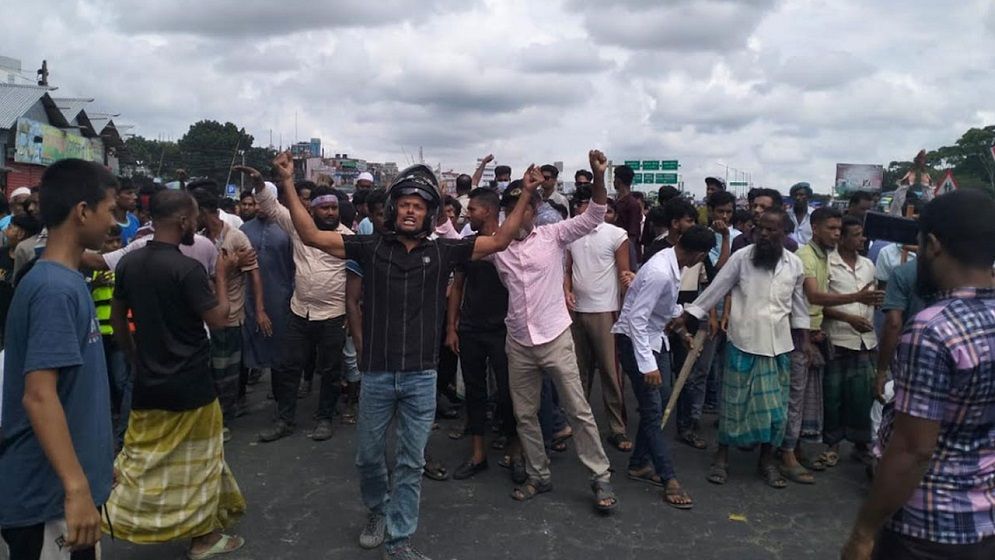 আসন পুনর্বিন্যাসের প্রতিবাদে আবারও ভাঙ্গায় মহাসড়ক অবরোধ, যান চলাচল বন্ধ