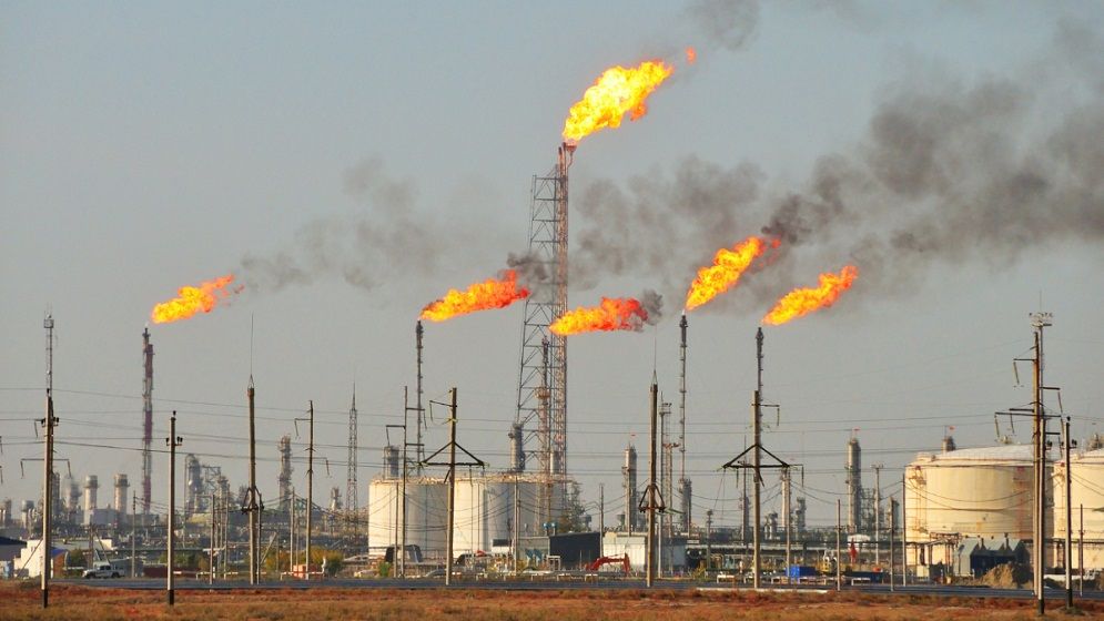 স্থলভাগের তেল ও গ্যাসের খনিগুলোর মজুত দ্রুত ফুরিয়ে যাচ্ছে: আইইএ