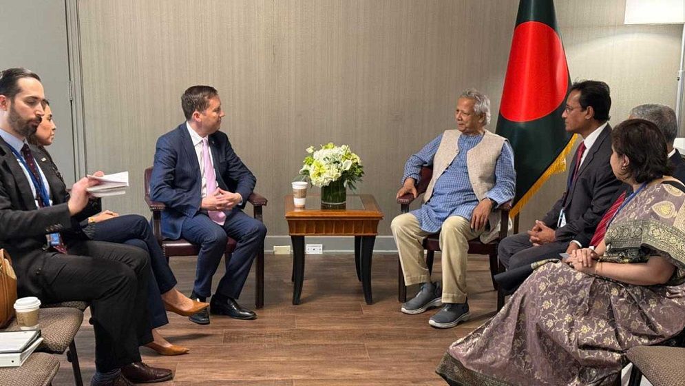 অবাধ, সুষ্ঠু এবং শান্তিপূর্ণ নির্বাচন নিশ্চিত করার জন্য ব্যাপক প্রস্তুতি নিচ্ছে: প্রধান উপদেষ্টা