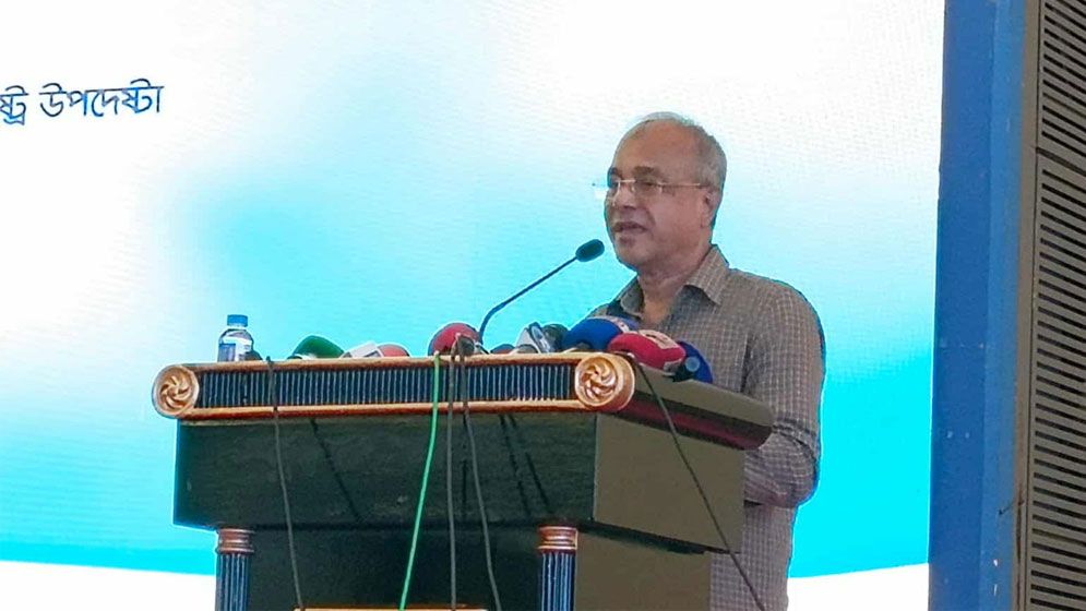 পুলিশকে রাজনৈতিক প্রভাবমুক্ত থাকার আহ্বান স্বরাষ্ট্র উপদেষ্টার