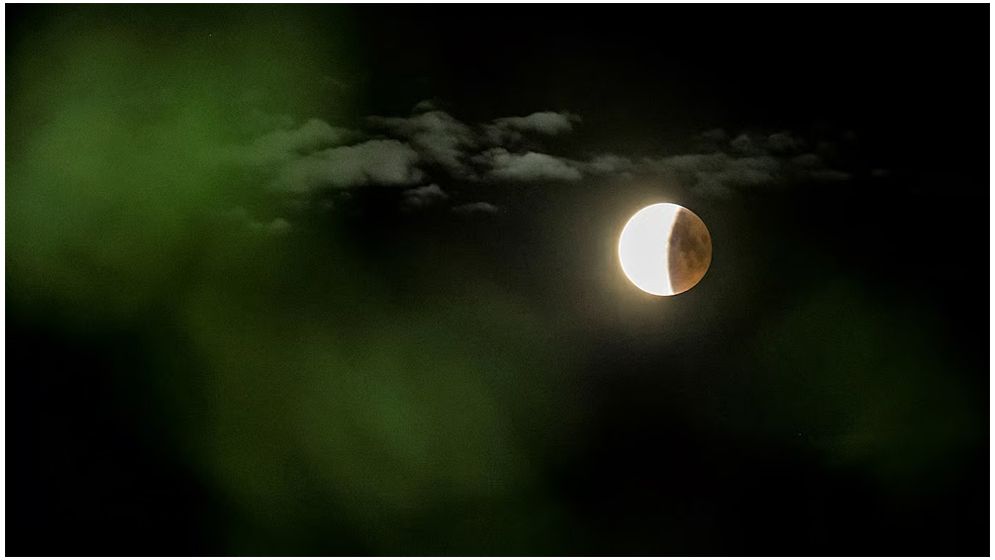 চন্দ্রগ্রহণ নিয়ে প্রচলিত কিছু কল্পকাহিনি