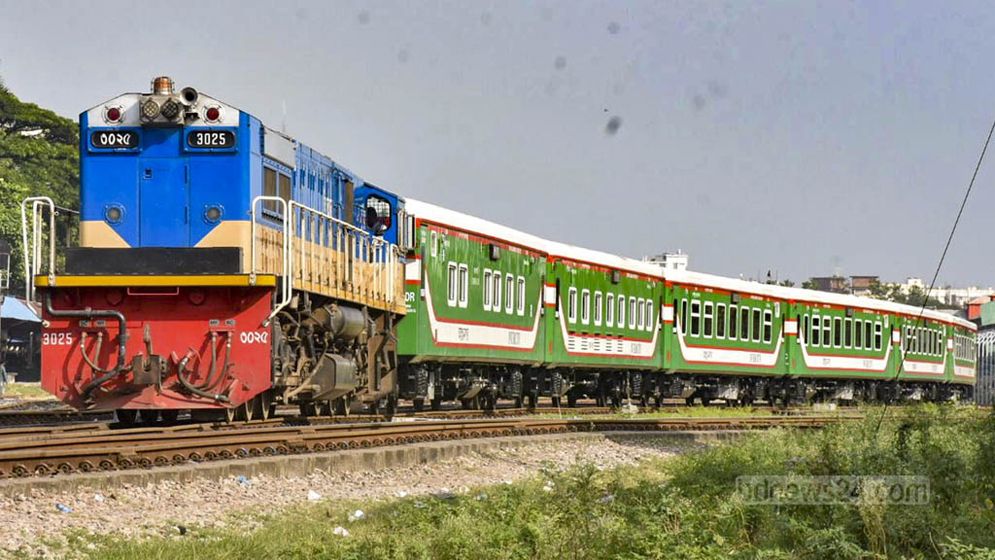 পূজার ছুটিতে পূর্বাঞ্চলে চলবে ৪ জোড়া স্পেশাল ট্রেন