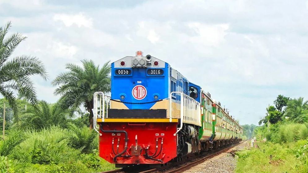 রেলে বিনিয়োগ ৮৮ হাজার কোটি টাকা, তবু চাকা ঘুরছে না ঠিকমতো