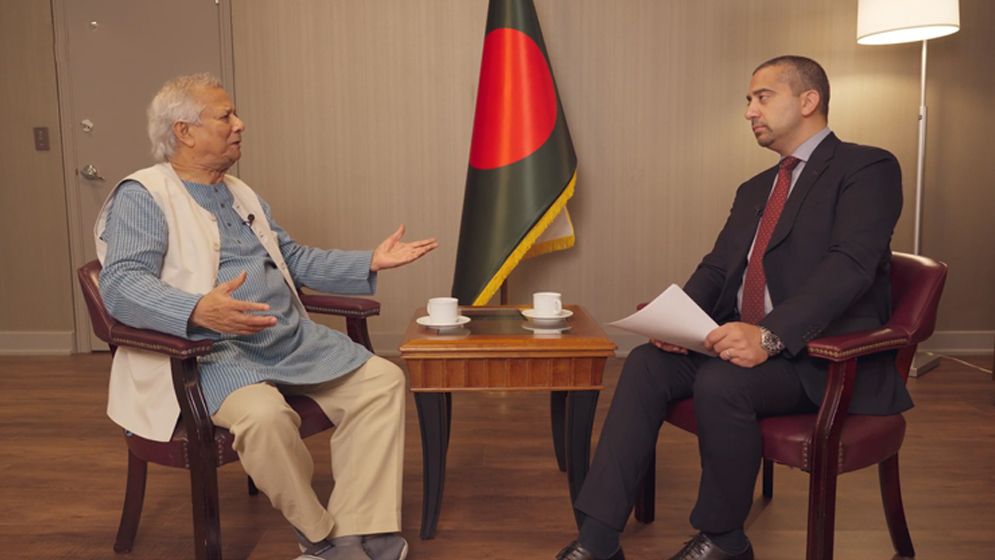 যেকোনো সময় আ.লীগের কার্যক্রম সচল করা হতে পারে: প্রধান উপদেষ্টা