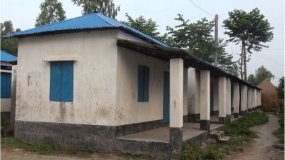 রাজারহাটের জয়কুমোর গ্রামে আশ্রয়ণ প্রকল্পের ঘরে ঝুলছে তালা