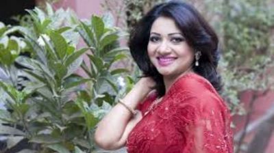 আঁখি আলমগীর ফ্যান পেজ নিয়ে সতর্ক করলেন