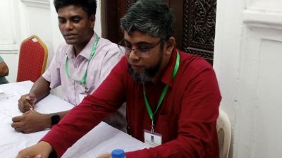 পূরণ করা ব্যালট বিতরণের ঘটনায় পোলিং অফিসার প্রত্যাহার