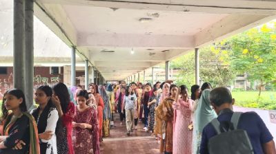 ডাকসু নির্বাচনে টিএসসি কেন্দ্রে তিন ঘণ্টায় ৩৫ শতাংশ ভোট